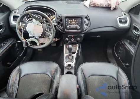 2018 Jeep Compass Latitude z USA, uszkodzony, nr VIN 3C4NJDBBXJT321198